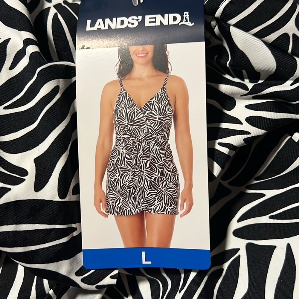 New Lands' End Women's Nylon/Spandex Swim Dress‎ L - Picture 5 of 5